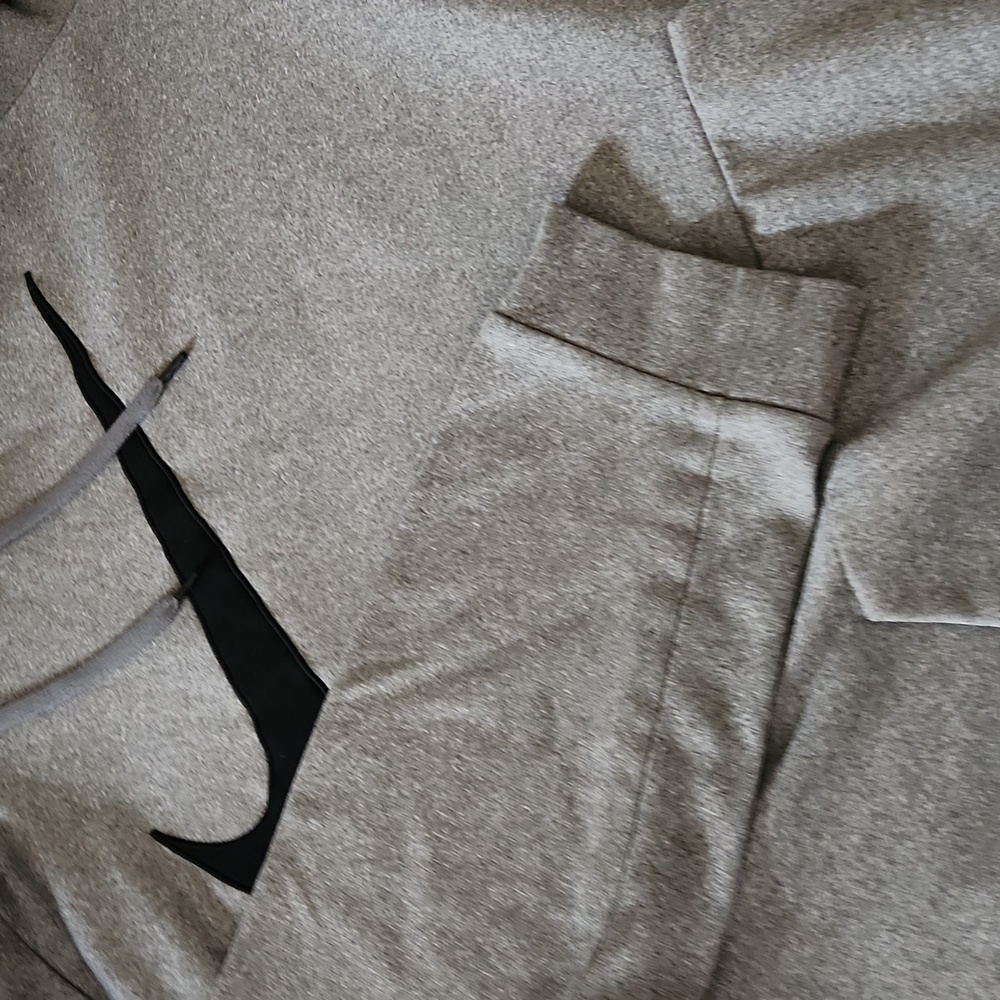 Sweatshirt - Picture 5 of 6
